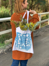 Load image into Gallery viewer, Cyanotype tote bag kit, print your own cotton market bag