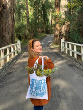 Load image into Gallery viewer, Cyanotype tote bag kit, print your own cotton market bag