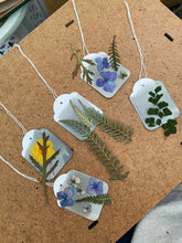 Load image into Gallery viewer, Cyanotype gift tag kit
